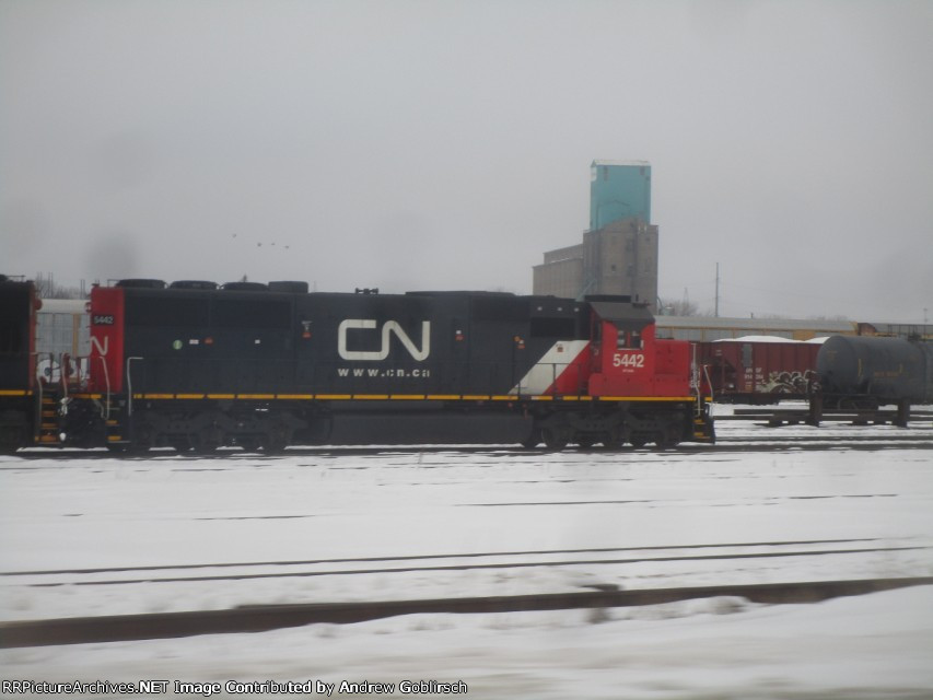 CN 5442 Behind